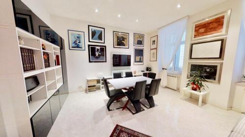 Apartamento Bianco Rosso E Nero: Nuovo Centralissimo 2+2