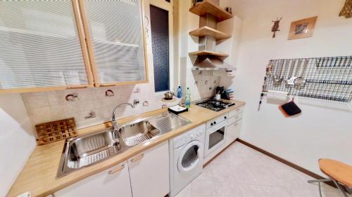 Apartamento Bianco Rosso E Nero: Nuovo Centralissimo 2+2