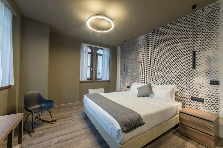 Hostal 9 Stanze - Boutique Rooms