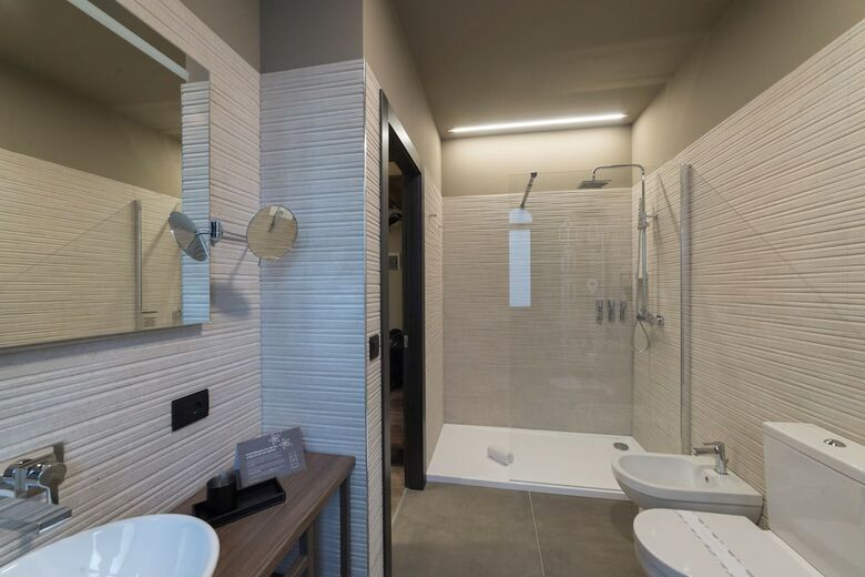 Hostal 9 Stanze - Boutique Rooms