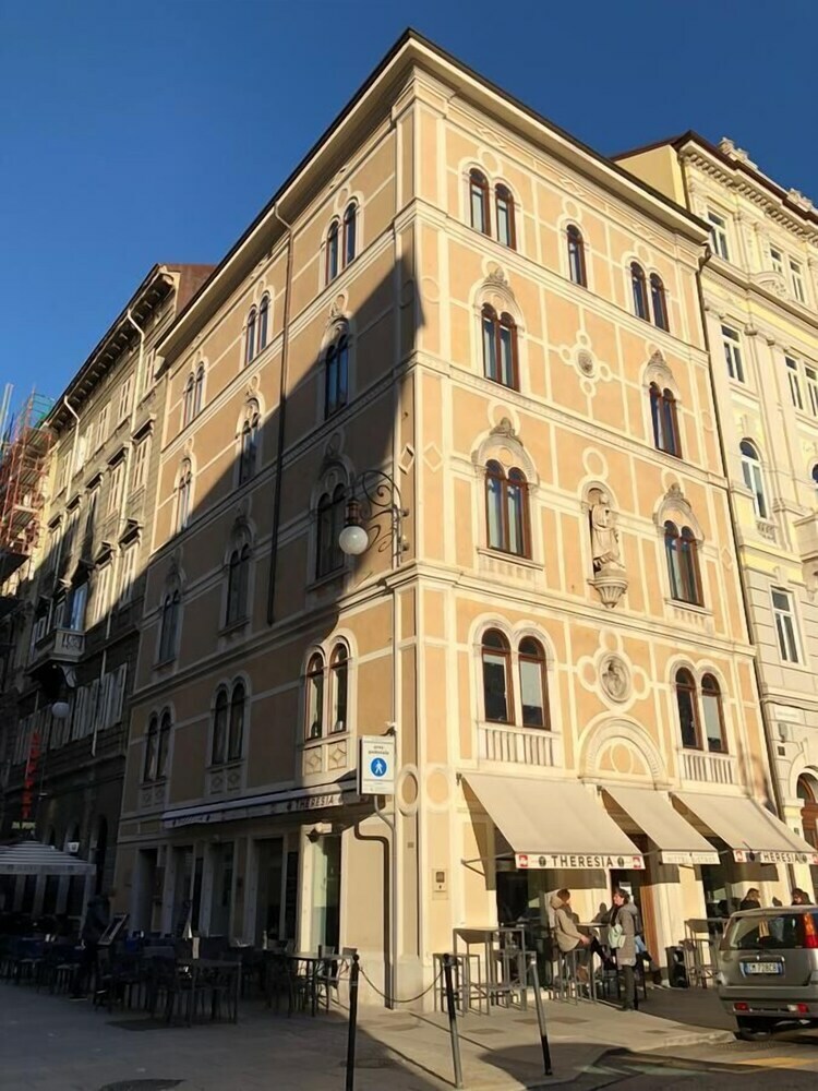 Hostal 9 Stanze - Boutique Rooms