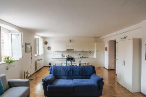 Apartamento Triestevillas Imbriani, Hyper Central Duplex, Rooftop View, 4+2 Guests