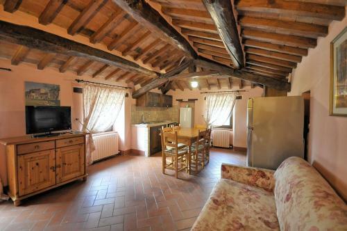Vernazzano Basso Apartment Sleeps 6 T242205