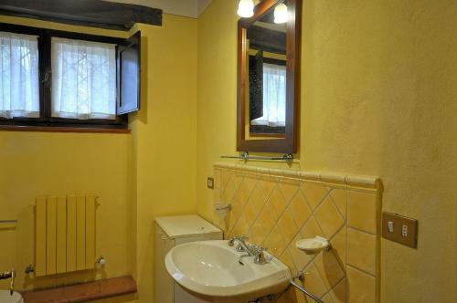 Vernazzano Basso Apartment Sleeps 5