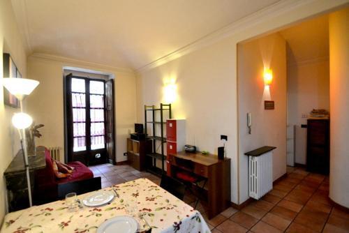 Turin Apartment Sleeps 4 Wifi
