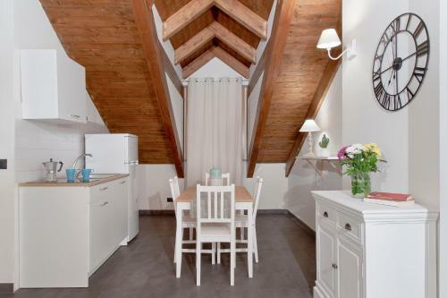 Hostal To 91 Home