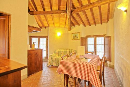 Strada In Chianti Apartment Sleeps 9 Air Con