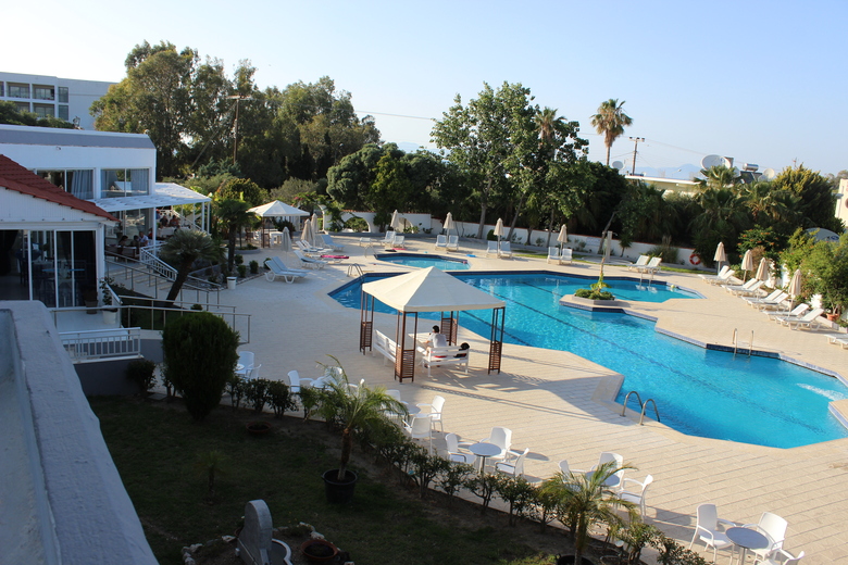 Hotel Happy Days