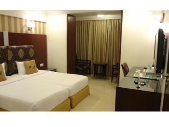 Hotel Suba Palace