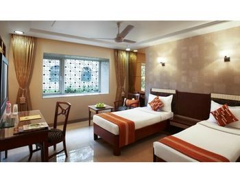 Hotel Suba Palace