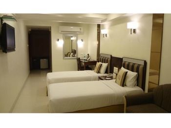 Hotel Suba Palace