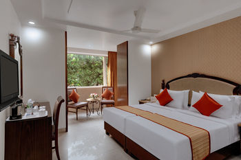 Hotel Suba Palace