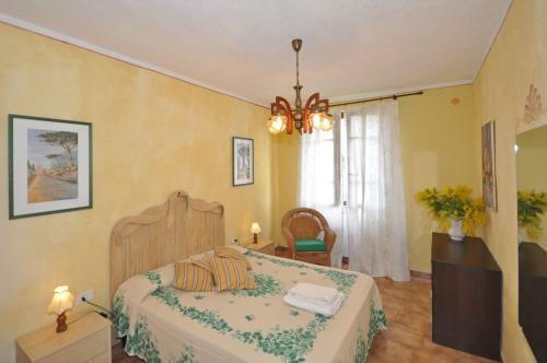 Suvereto Apartment Sleeps 3