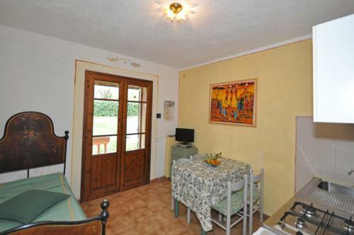 Suvereto Apartment Sleeps 3
