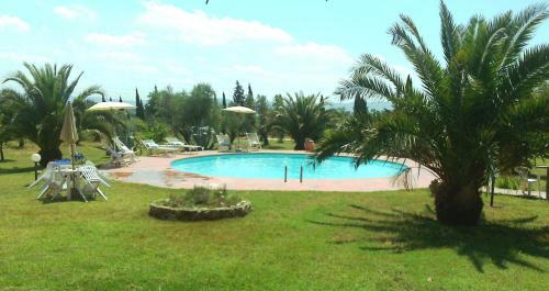 Suvereto Apartment Sleeps 3