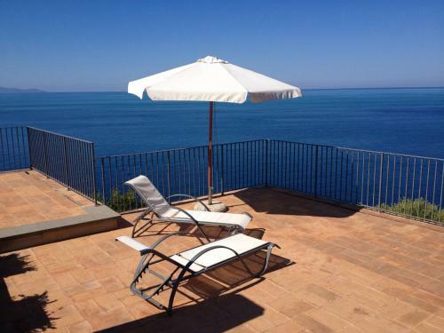 Orbetello Villa Sleeps 10 Wifi