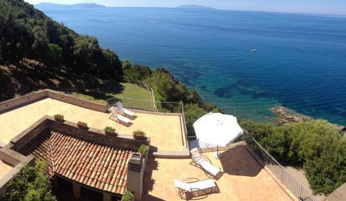 Orbetello Villa Sleeps 10 Wifi