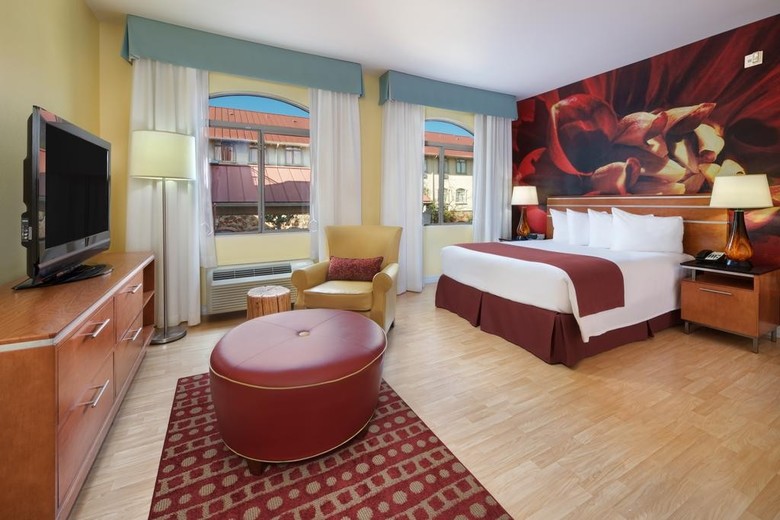 Indigo San Antonio Riverwalk Hotel