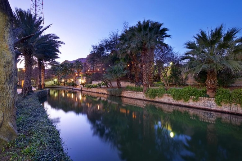 Indigo San Antonio Riverwalk Hotel