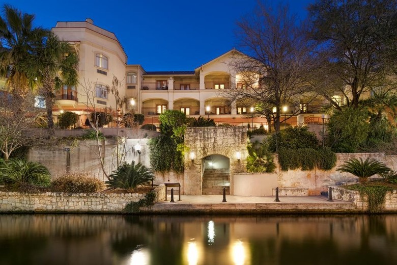 Indigo San Antonio Riverwalk Hotel