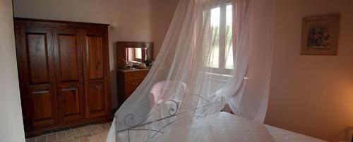 Todi Villa Sleeps 10 Pool
