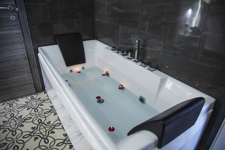 Bed & Breakfast Villa Adelaide Suite & Room