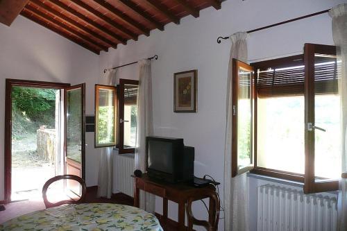 Serravalle Pistoiese Villa Sleeps 3 Pool