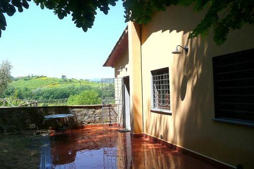 Serravalle Pistoiese Villa Sleeps 3 Pool