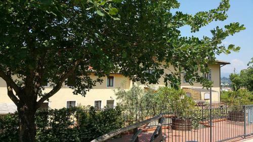 Serravalle Pistoiese Villa Sleeps 3 Pool