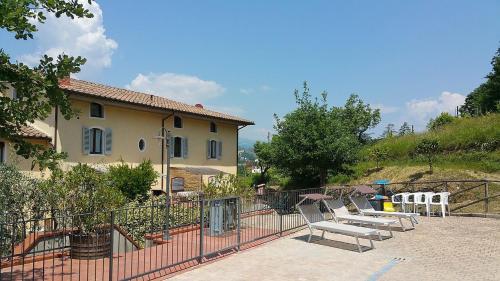 Serravalle Pistoiese Villa Sleeps 3 Pool