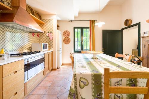 Siena Villa Sleeps 7 Pool Air Con Wifi