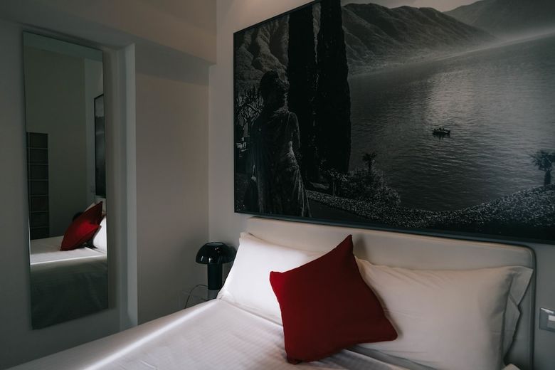 Avenue Hotel