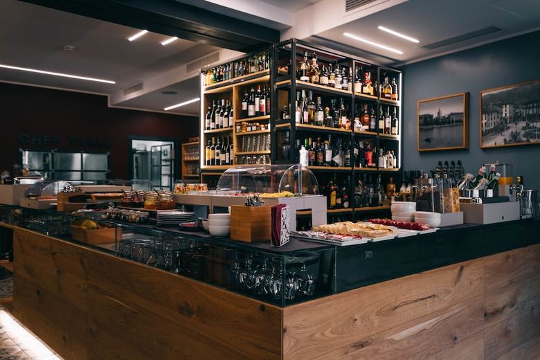 Avenue Hotel