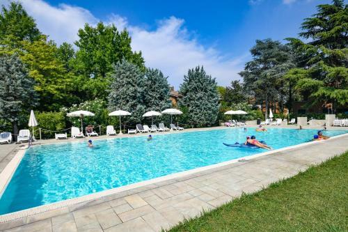 Sirmione Punta Gro Beach Apartment