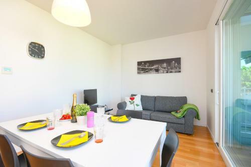La Castellana Lake View Apartment