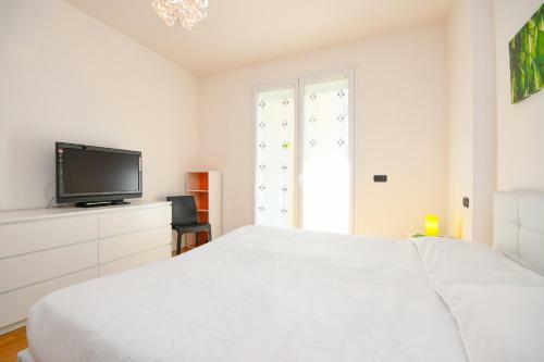 La Castellana Lake View Apartment