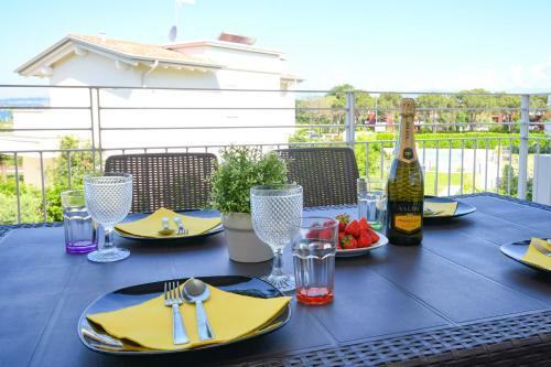 La Castellana Lake View Apartment