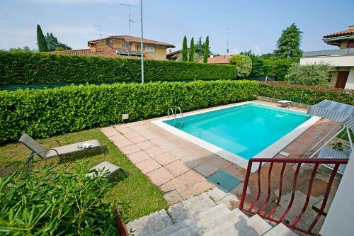 Sirmione Villa Sleeps 8 Pool