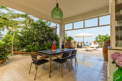 Villa Sorrento Flats