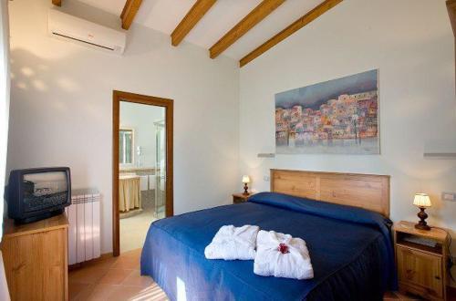 Priora Villa Sleeps 4 Pool Air Con Wifi