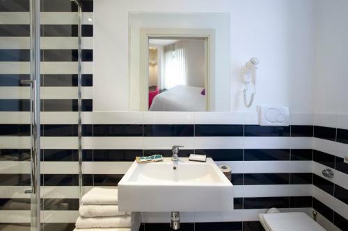 Hostal Sorrento Apartments One