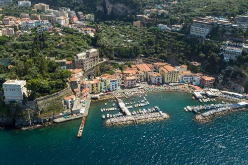 Suite Home Sorrento
