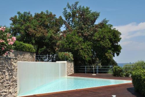 Luxury Design Villas With Pool And Sea View