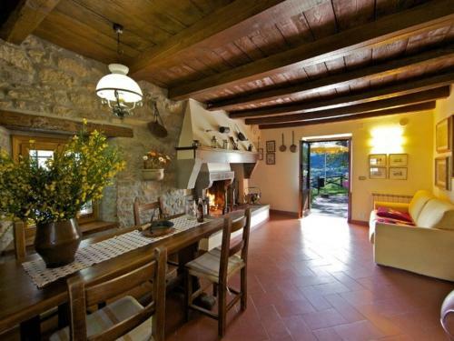 Calcinaia Villa Sleeps 10 Pool Wifi