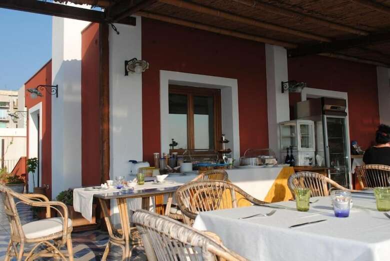 Petit Hotel