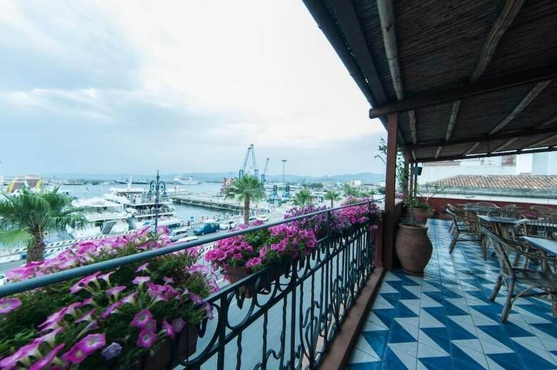 Petit Hotel