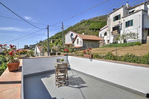 Scala Villa Sleeps 4 Air Con