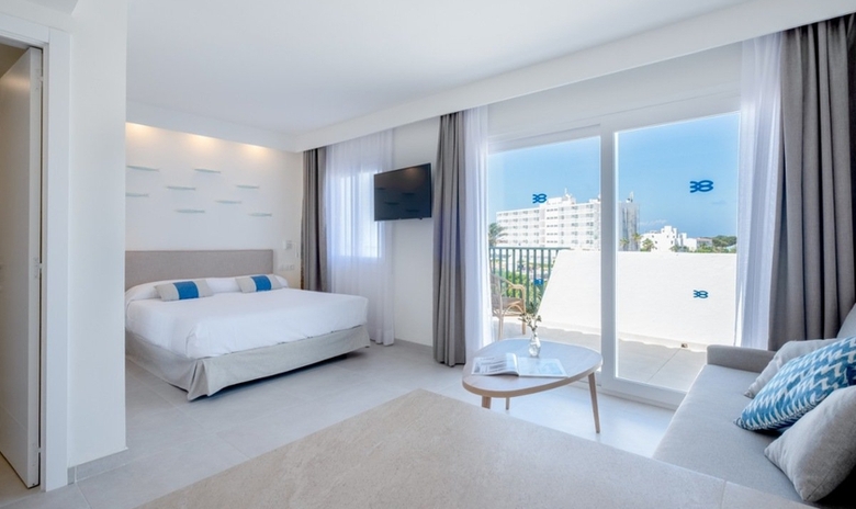 Apartamentos Carema Beach Menorca