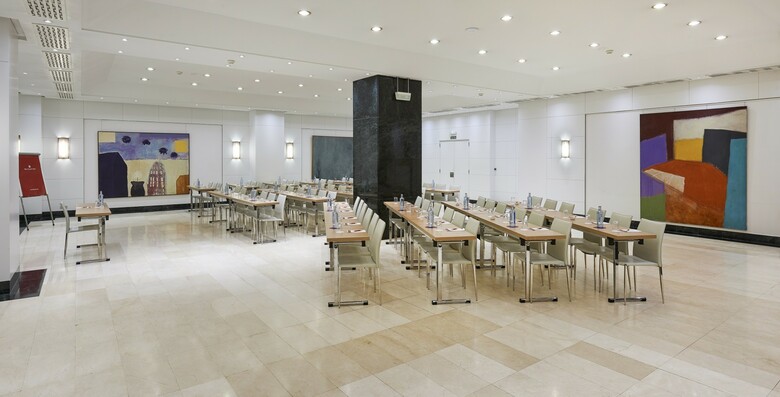 Hotel NH Collection Villa De Bilbao