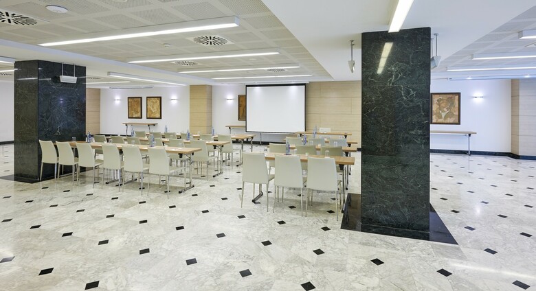 Hotel NH Collection Villa De Bilbao
